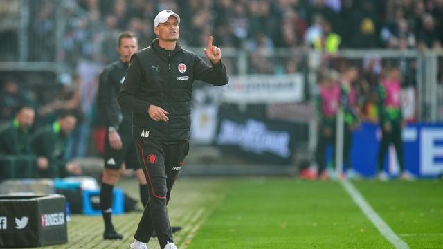 DFB-Pokal: Trainer rechtfertigt St. Paulis Flugreise nach Leipzig