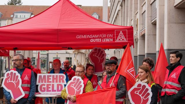 Metall- und Elektroindustrie: Metall-Warnstreiks auch in Berlin und Brandenburg