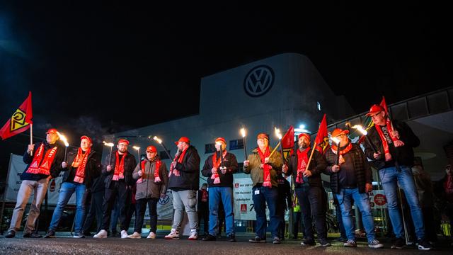 Metall- und Elektrobranche: Warnstreiks an zahlreichen Werkstoren in Niedersachsen