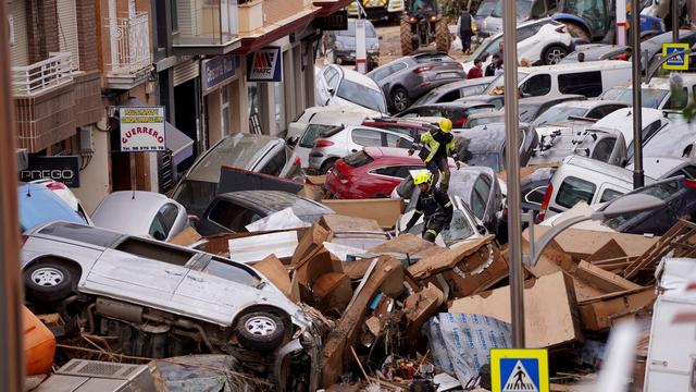 Mitgefühl bekundet: Schweitzer bekundet Beileid nach Flutkatastrophe in Spanien