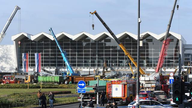 Unglück: Bahnhofsvordach in Serbien stürzt ein: Mindestens zwölf Tote