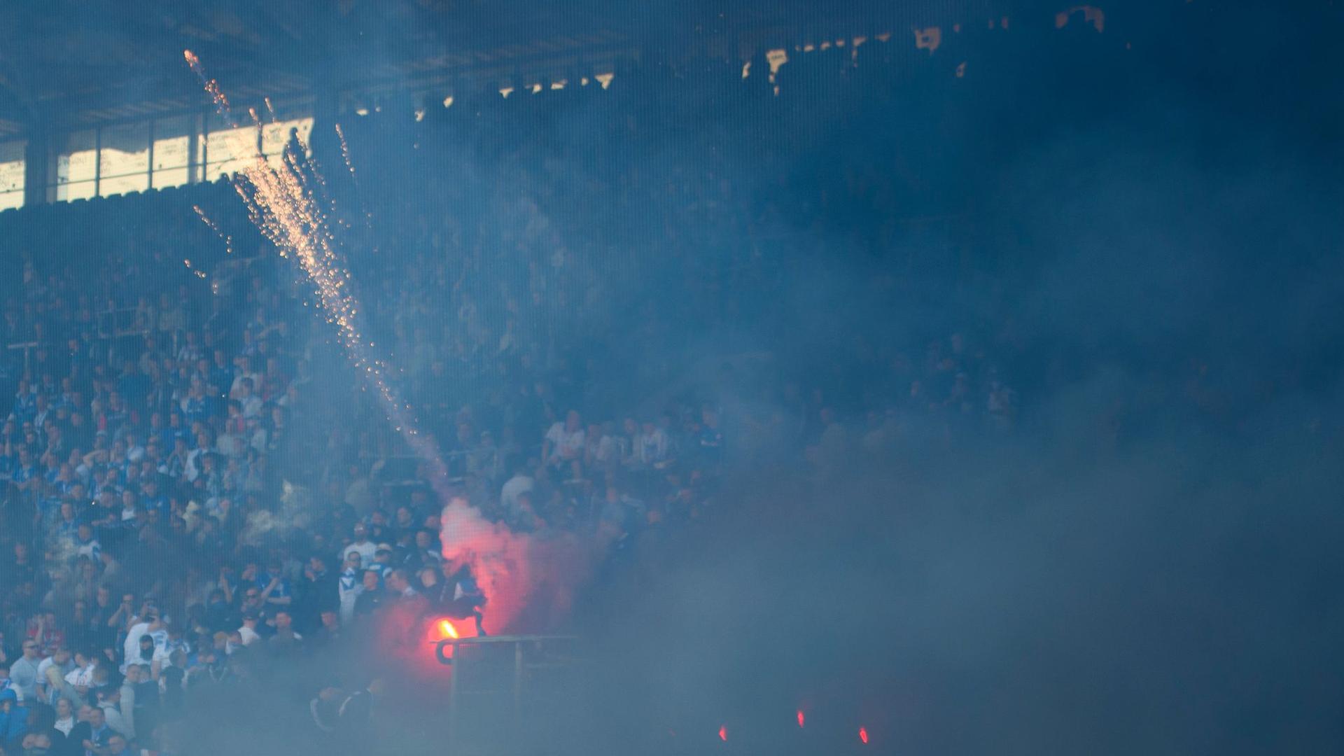 Mecklenburg-Vorpommern: Rostock-Fans: Tourismus-Chef sieht Imageschaden für Region