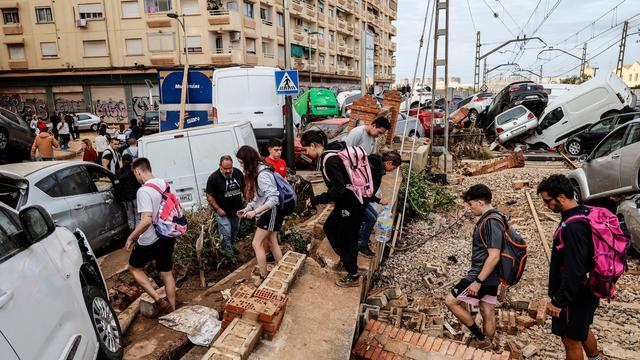 Unwetter: Spanien schickt mehr Einsatzkräfte ins Katastrophengebiet