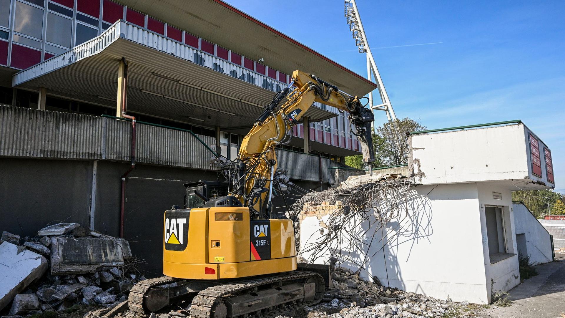 Berliner Sportstätte: Gericht stoppt Abriss von Jahnstadion - Spatz gefährdet