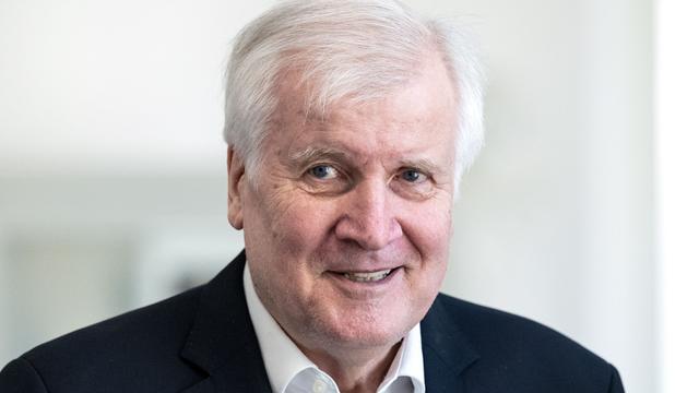 Untersuchungsausschuss: Seehofer: Wollte zu Afghanistan keinen öffentlichen Konflikt