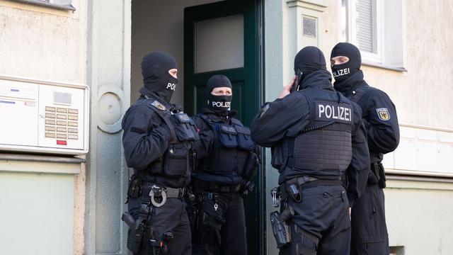 Nach Razzia in Sachsen: Siebter Haftbefehl gegen mutmaßliche Terroristen in Vollzug