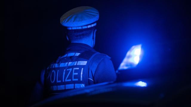 Kriminalität: Streit eskaliert - Betrunkener will Mann mit Auto anfahren