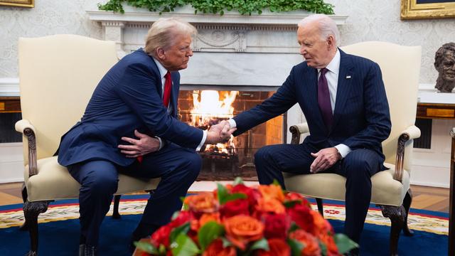 Nach US-Wahl: Biden empfängt Trump mit Handschlag im Weißen Haus