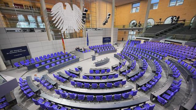 Vor Neuwahl: Bundestag in Standby-Modus - AfD, BSW und Linke protestieren