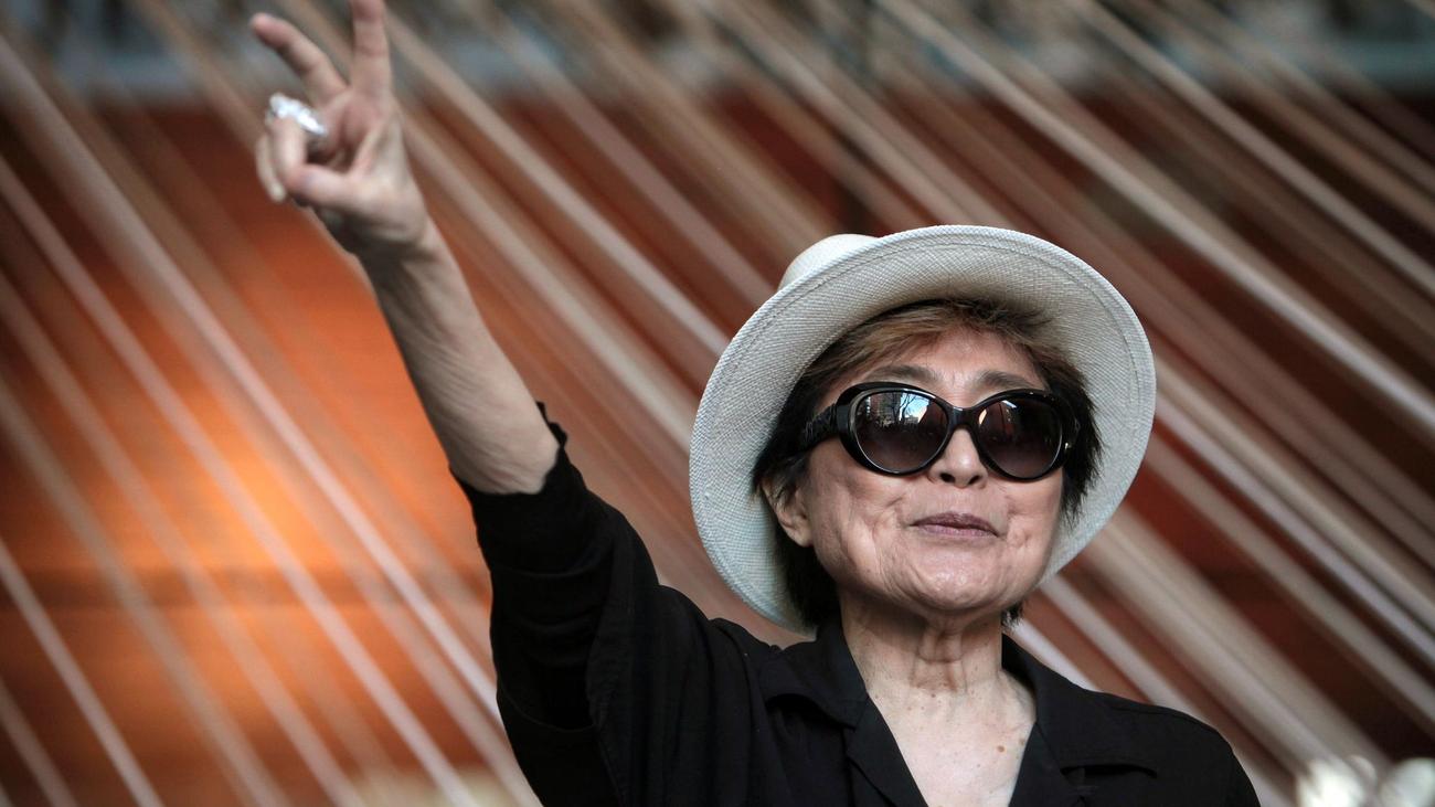 Prominente: Streit um Lennon-Uhr: Yoko Ono gewinnt vor Gericht