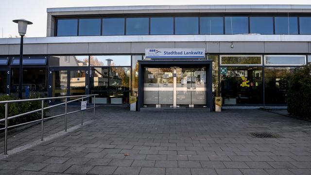 Rettungseinsatz: Kind nach Badeunfall in Klinik - Polizei ermittelt