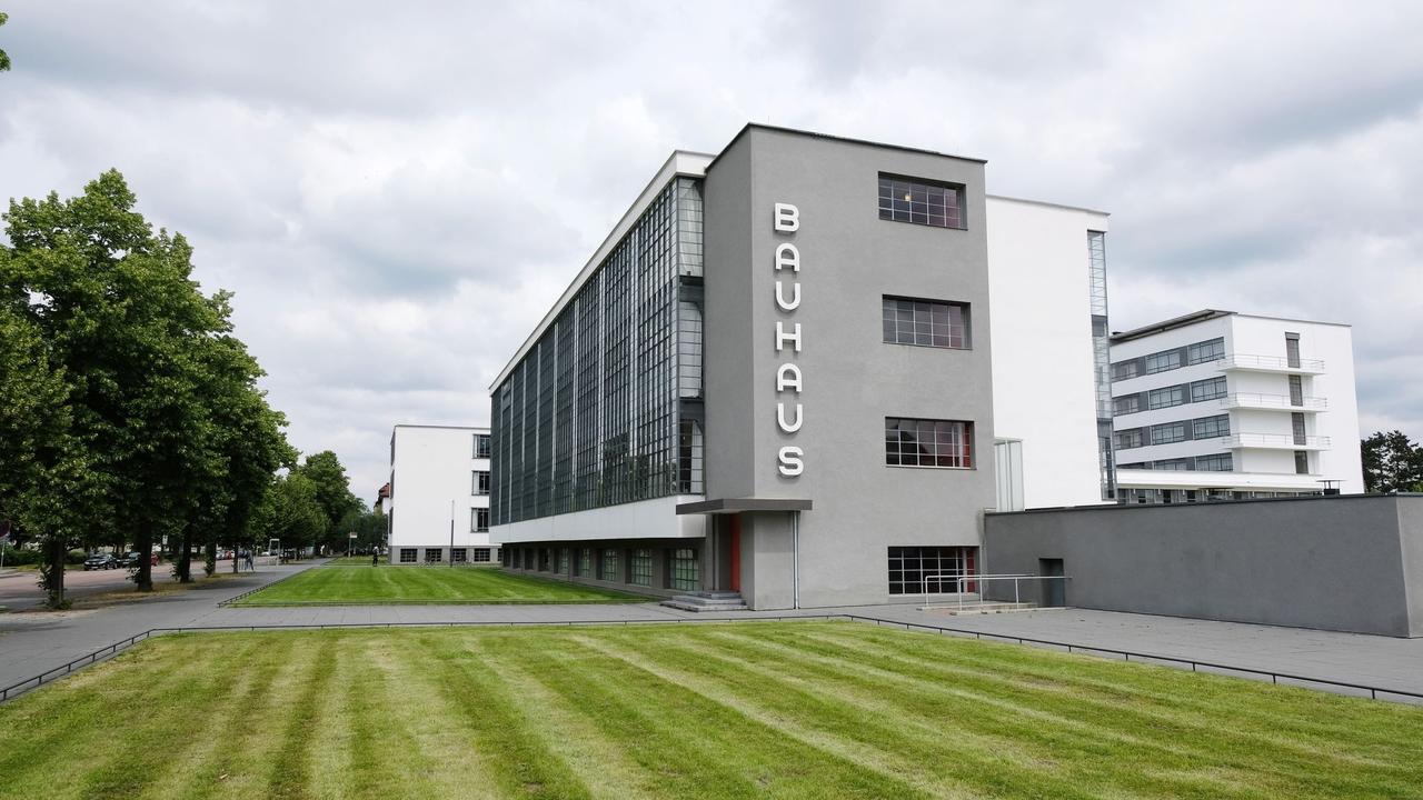Ausstellung: Möbelschau als Kunstprojekt im Bauhaus Dessau
