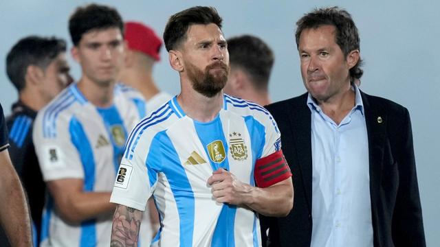 Fußball: Niederlage für den Weltmeister: Messi sauer auf Referee