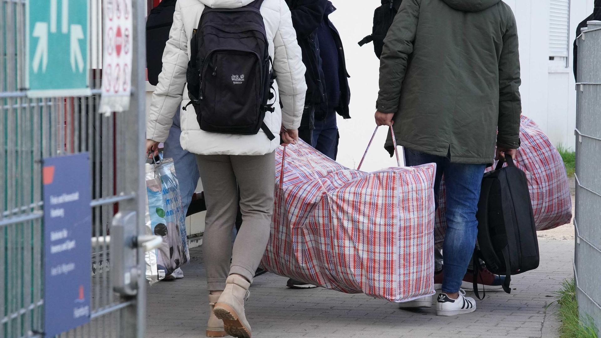 Migration: Flüchtlingsunterkunft - Hamburg weiter auf Zelte angewiesen