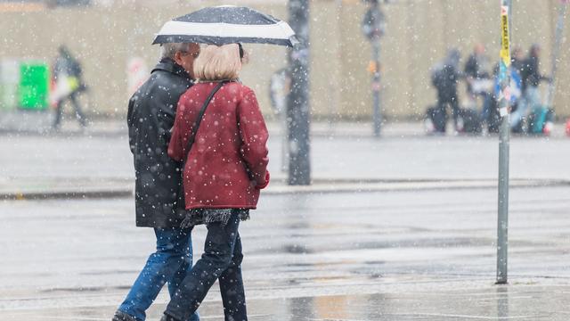 Wetter: Regen und Schnee mit Glättegefahr