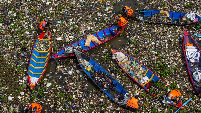 Studie vor UN-Plastikabkommen: Plastikmüll ließe sich durch vier Schritte stark verringern