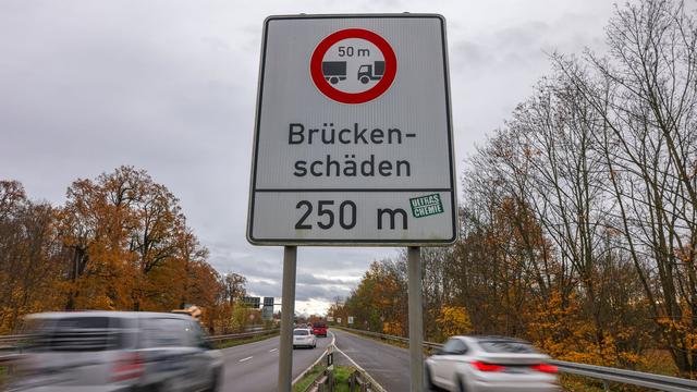 Nach Teileinsturz: Brücken-Prüfungen - Sperrungen in Dresden und Bad Schandau