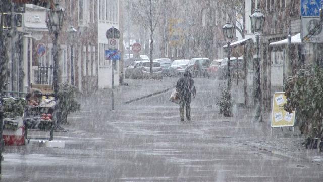 Wetter: In NRW fällt Schnee - Wetterdienst warnt vor Glätte