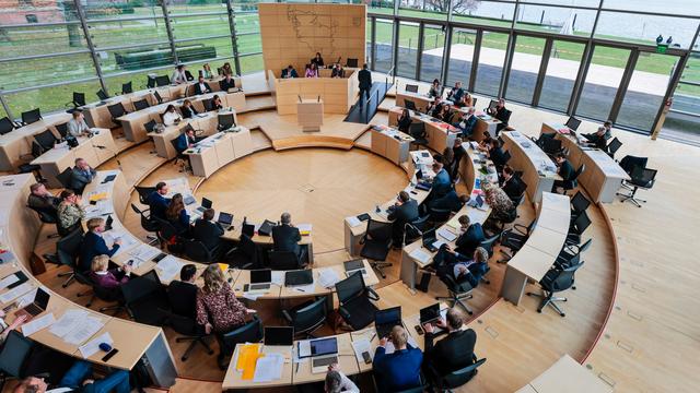 Schleswig-Holstein: Landtag berät über Kita-Reform und Nachtragshaushalt