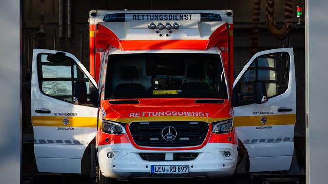 Unfall in Uedem: Frontalzusammenstoß: Ein Toter, vier Schwerverletzte