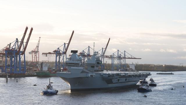 Drohnensichtung: Bei Besuch von Flugzeugträger Drohne über Hamburger Hafen