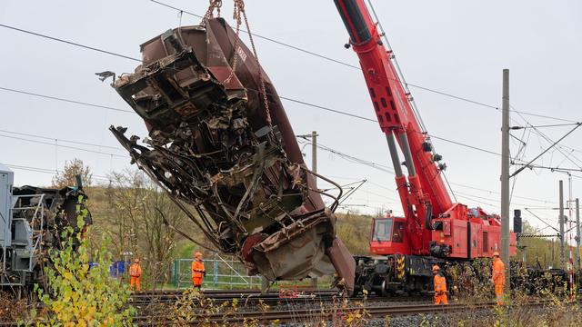 Zugunglück: Entgleister Zug bei Köln - Bergung beginnt