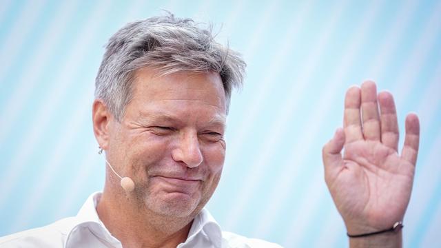 Bundestagswahlkampf: Habeck am Küchentisch: Superreiche besteuern für Bildung