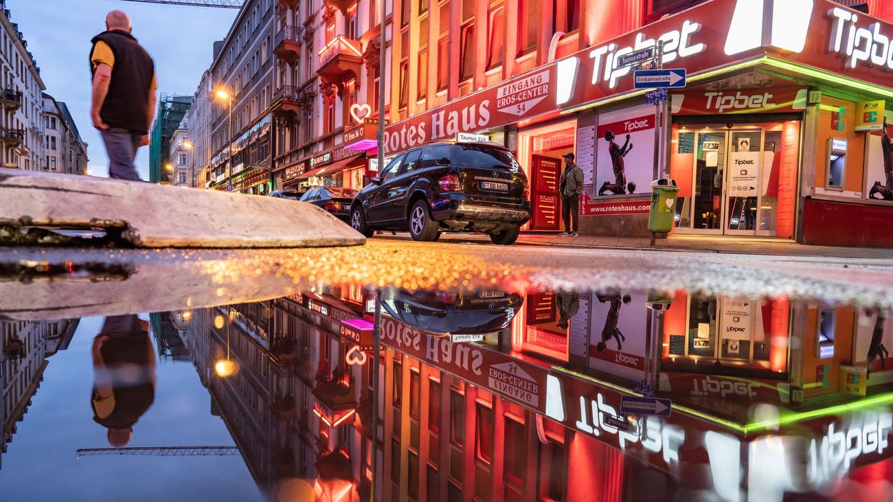 Pulled dynamically from the source outlet