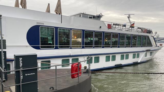 Schifffahrt und Tourismus: Strom vom Land für Kreuzfahrtschiffe - neue Anlagen in Mainz