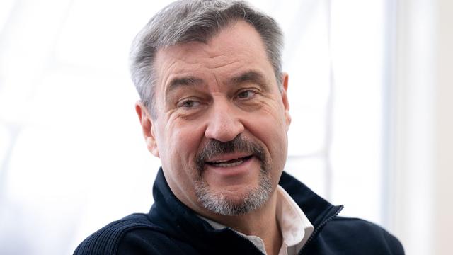 Migration: CSU will Grundrecht auf Asyl reformieren