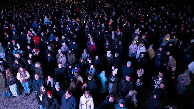 Anschlag auf Weihnachtsmarkt: Viele Menschen beteiligen sich an Gedenken in Magdeburg