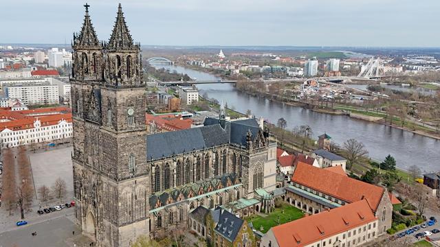 Attacke auf Weihnachtsmarkt: Kirchen entsetzt - Gedenkgottesdienst in Magdeburg