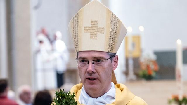 In Hildesheim: Bischof Wilmer warnt vor Extremismus und Antisemitismus