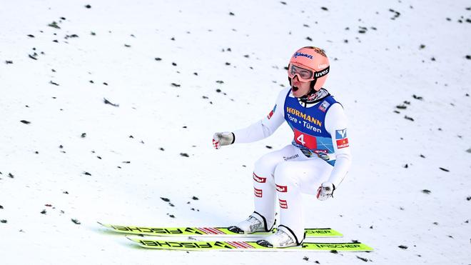 Photography: A girl saves her bicycle after Israeli bombardment in the Al-Maghazi refugee camp in the central Gaza Strip.