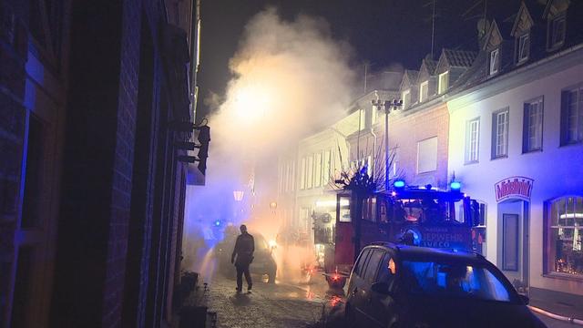 Wohnungsbrand in Kalkar: Sieben Monate altes Kind nach Brand in Lebensgefahr