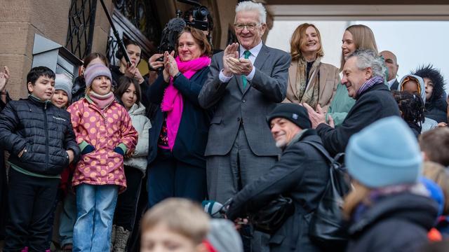Bildung: Sprachpaket kommt gut an - Kretschmann besucht Grundschule