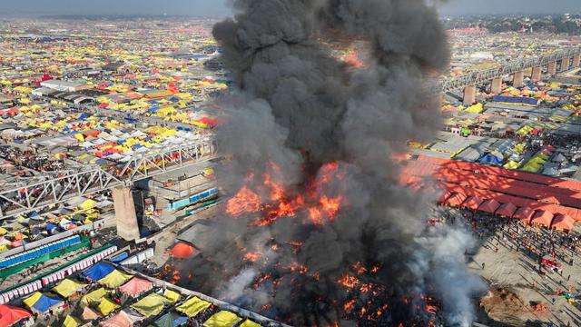 Brand bei Hindu-Fest: Feuer bei weltgrößtem Pilgerfestival in Indien