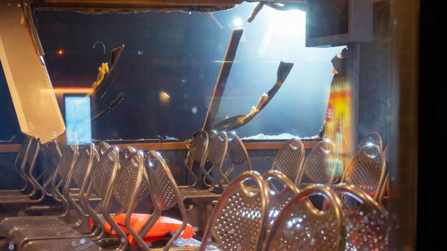 Feuerwehreinsatz: Schubverband stößt auf Elbe gegen Fähre - Elf Verletzte