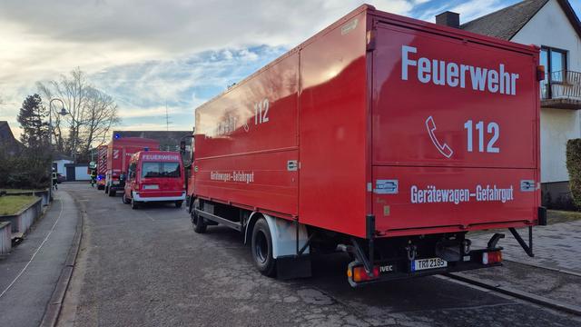 Großeinsatz: Gefahrstoff bei Brand – Häuser in Konz evakuiert