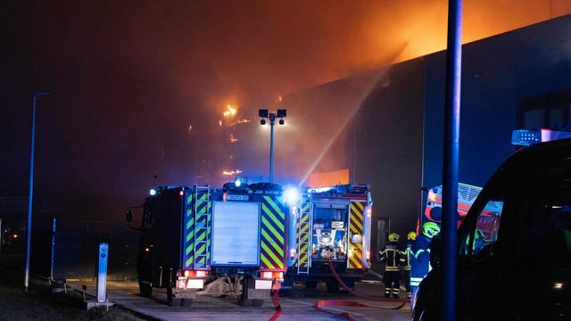 Brand: Lagerhalle in Schkeuditz nach Großbrand zerstört