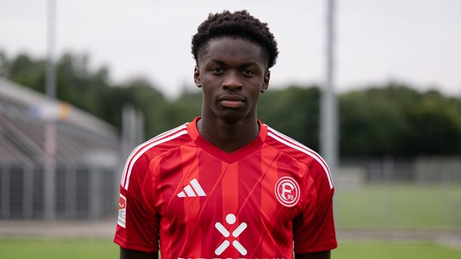 Transfer: Bayer Leverkusen verleiht Mbamba aus Düsseldorf weiter | DIE ZEIT