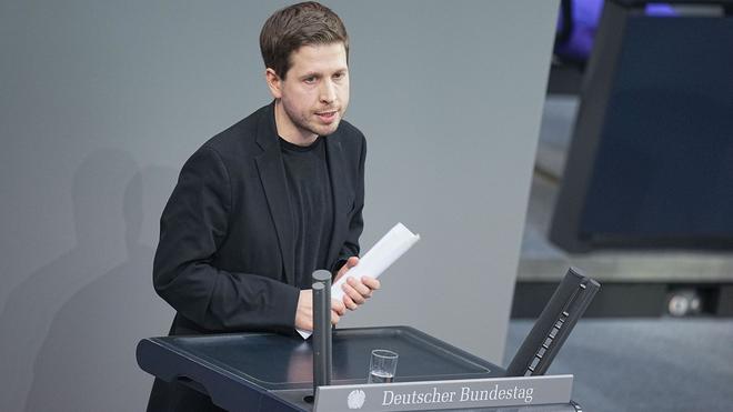 Letzte Bundestagssitzung: Abschied am Rednerpult: Kühnerts Appell an die  Demokratie | DIE ZEIT