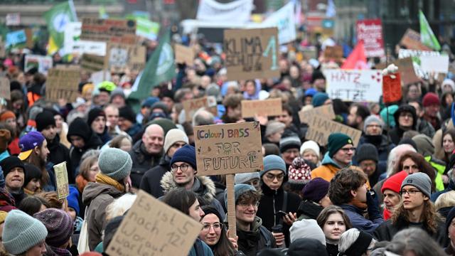 Proteste: Mehr als 10.000 Bürger demonstrieren in NRW für Klimaschutz