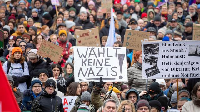 Demos vor Bundestagswahl: 5.000 Teilnehmende bei Demo gegen Rechts in Mainz