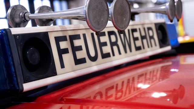 Ursache unklar: 69-Jährige stirbt bei Brand in Erdgeschosswohnung