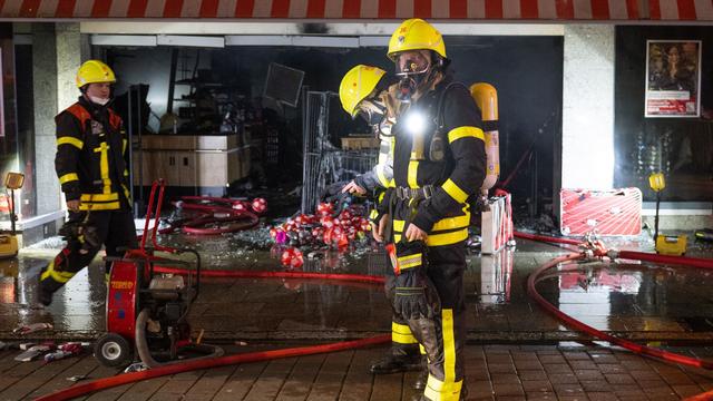 Keine Verletzten: Stundenlanger Feuerwehreinsatz in Fußgängerzone