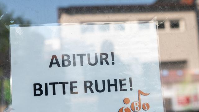 Bildung: Zahl der Schulentlassenen ohne Abschluss ist stark gesunken