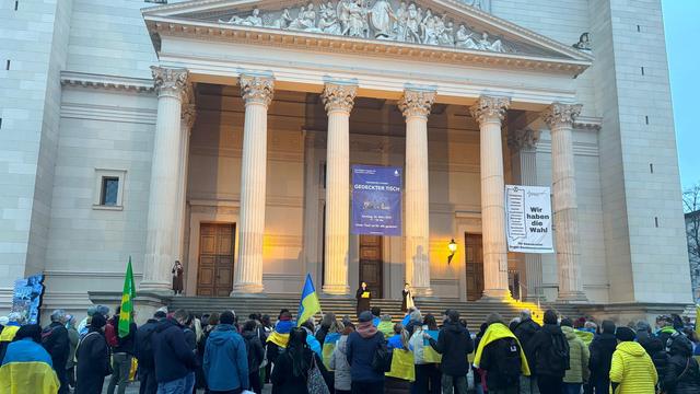 Jahrestag: Landtagspräsidentin: Nicht an den Ukraine-Krieg gewöhnen