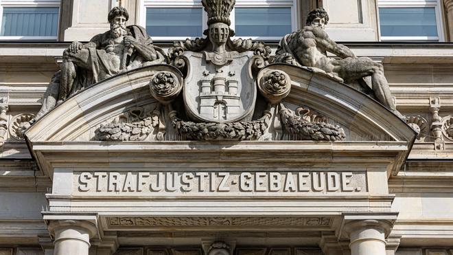 Justiz: Prozess um sexuelle Nötigung an Halloween | DIE ZEIT