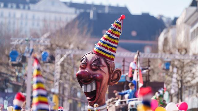 Fastnacht: Närrisch trotz aller Krisen – Mainz feiert Rosenmontag